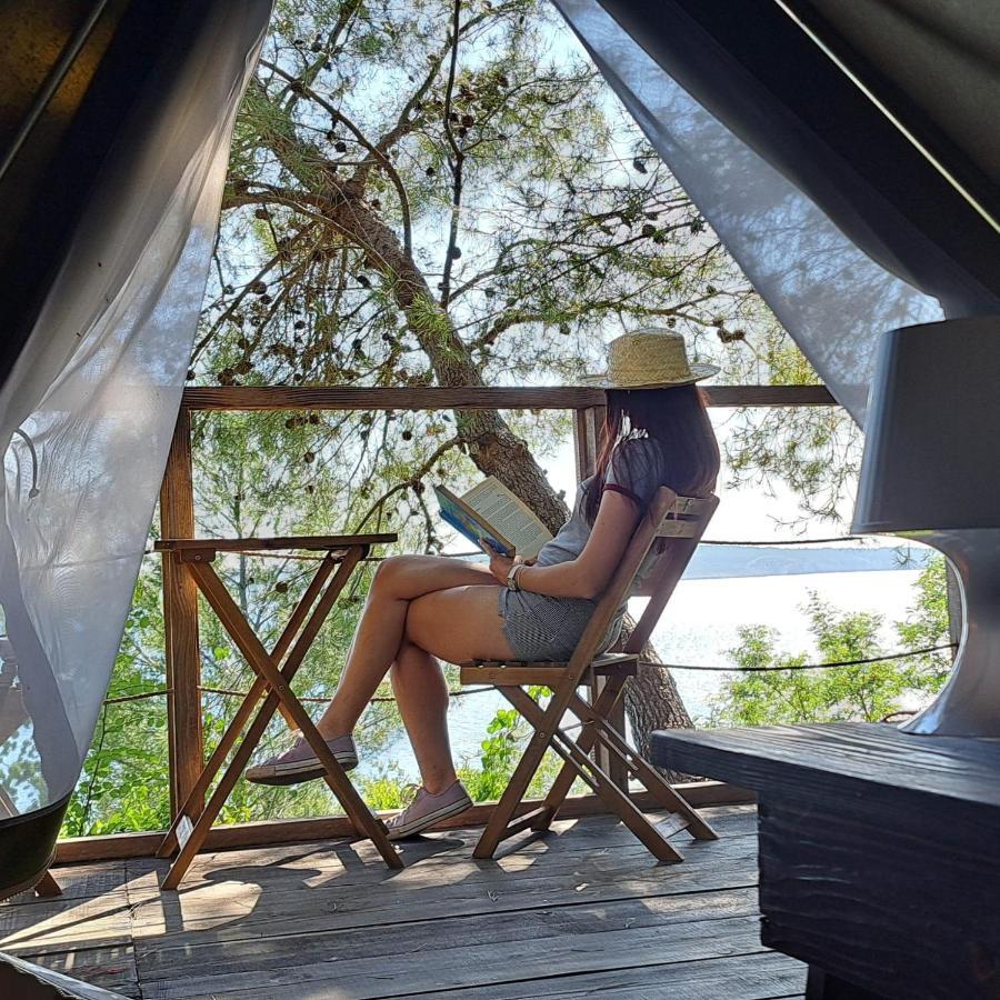 Campo de lujo Glamping Bell Tent Robinson Ljubač