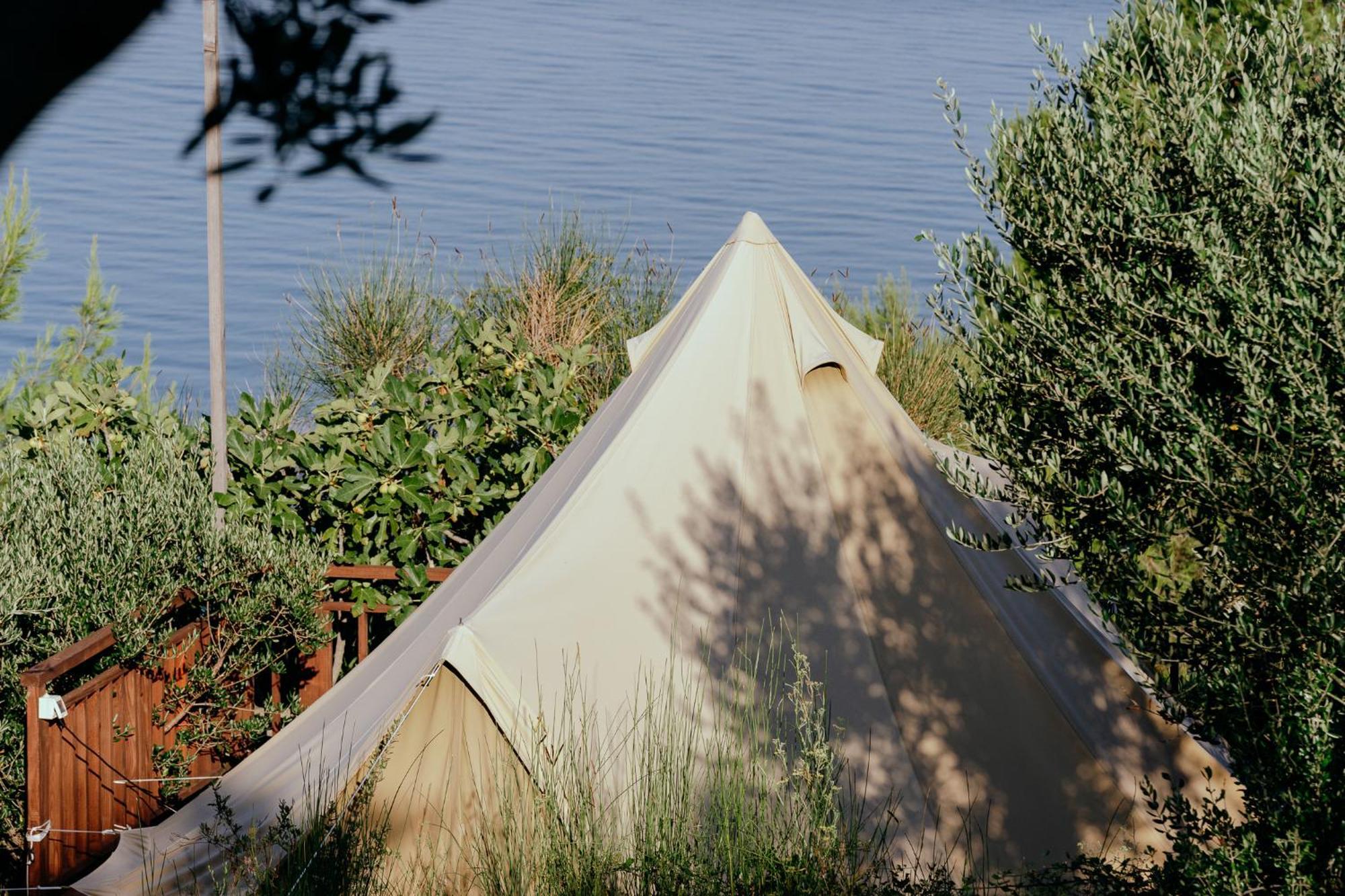 Glamping Bell Tent Robinson Campo de lujo