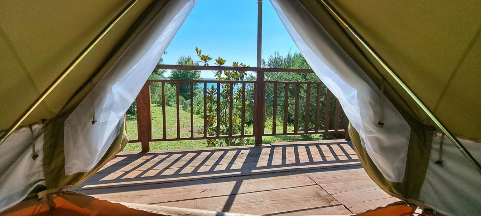 Glamping Bell Tent Robinson *
